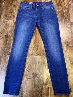 GAP women’s Skinny Jeggings in Dark Blue Wash